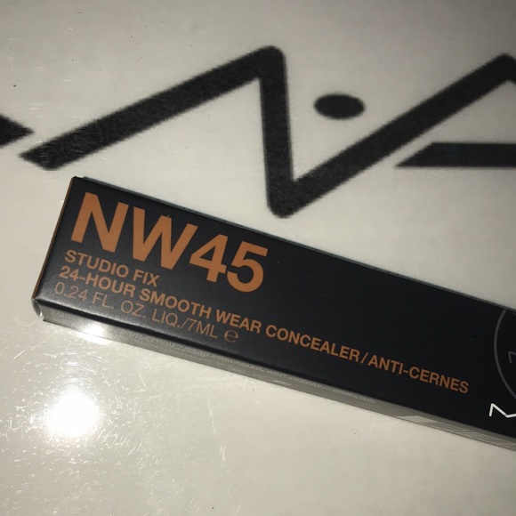 x1 MAC SMOOTHWEAR CONCEALER (CHOOSE YOUR SHADE) BRAND NEW BOXED - Picture 3 of 8